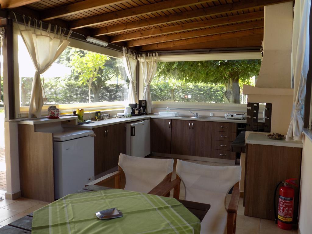 Alisachni Apartment Paralia Pantaleimonos Ngoại thất bức ảnh