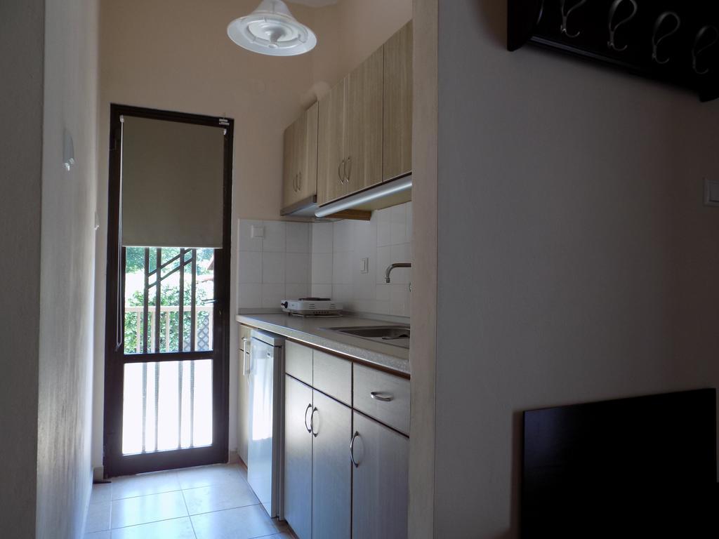 Alisachni Apartment Paralia Pantaleimonos Ngoại thất bức ảnh
